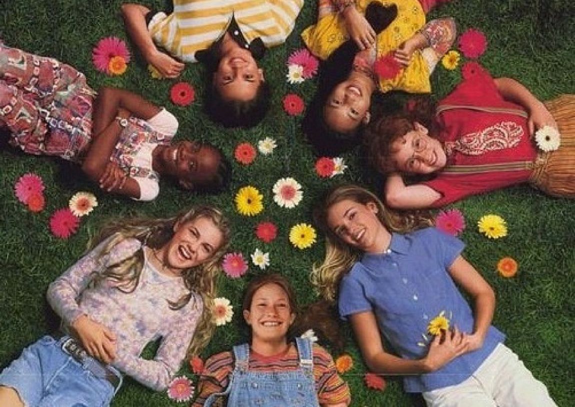 Many 30. Веселые няньки 1995. Клуб нянь сериал 2020. The babysitters Club 1995. Клуб нянек 1995.